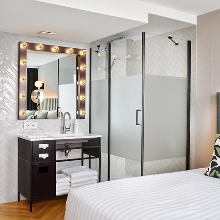 H4 Hotel Wyndham Paris Pleyel Resort Сен Дени Екстериор снимка