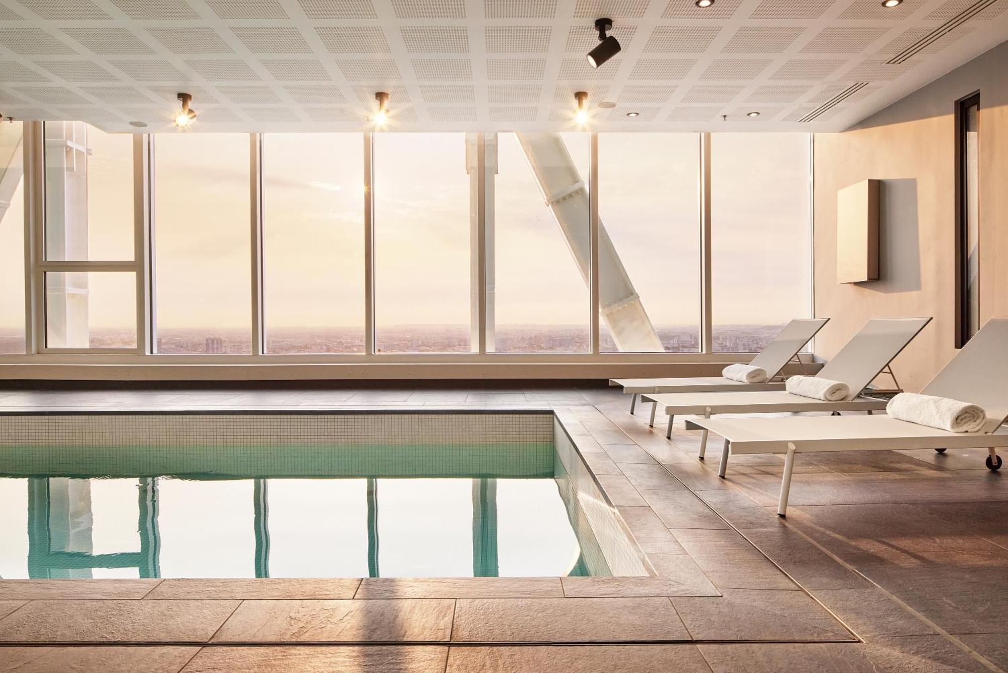 H4 Hotel Wyndham Paris Pleyel Resort Сен Дени Екстериор снимка