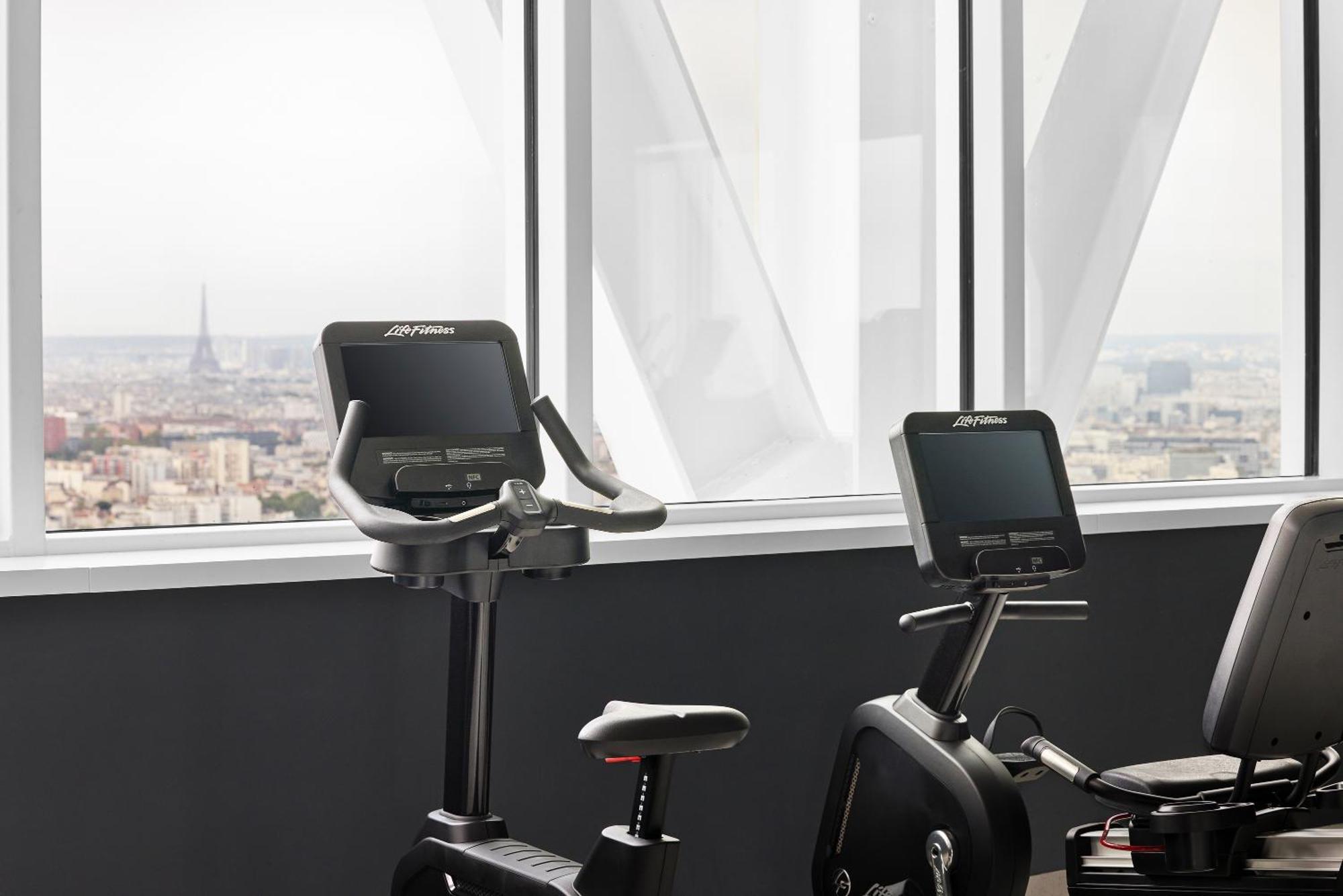 H4 Hotel Wyndham Paris Pleyel Resort Сен Дени Екстериор снимка