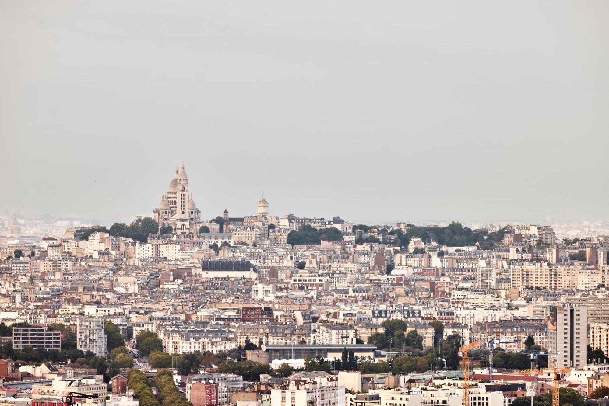 H4 Hotel Wyndham Paris Pleyel Resort Сен Дени Екстериор снимка