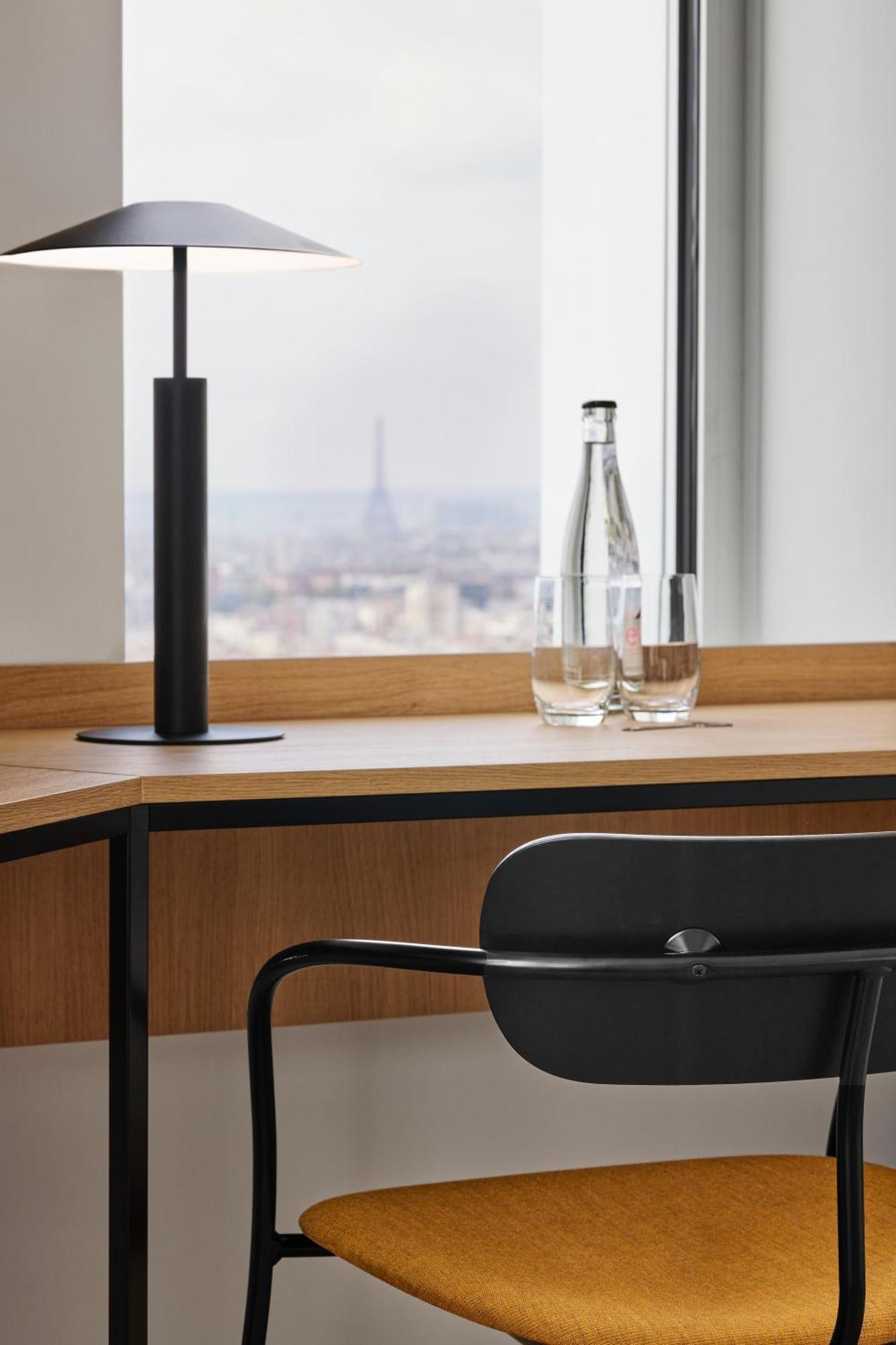H4 Hotel Wyndham Paris Pleyel Resort Сен Дени Екстериор снимка