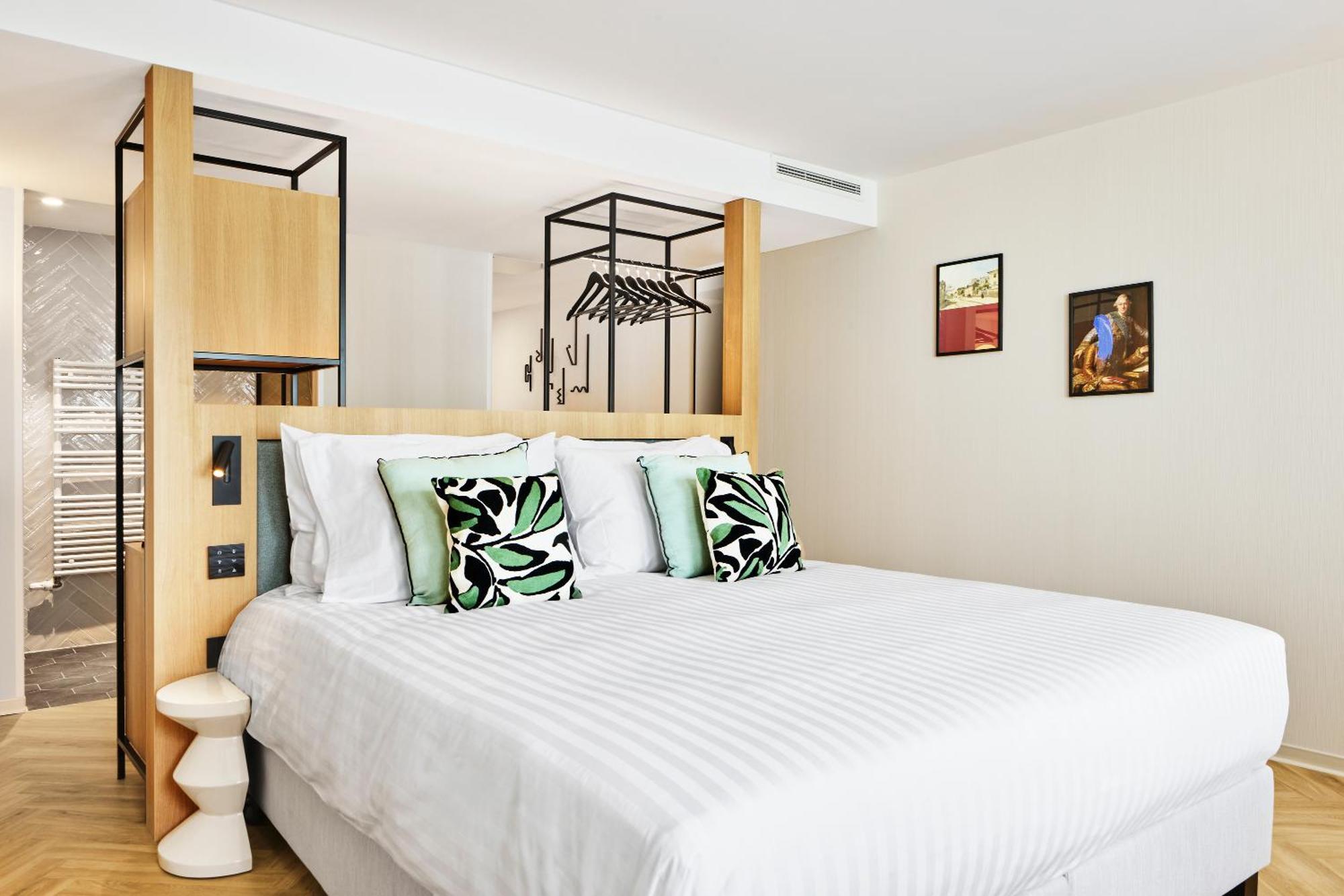 H4 Hotel Wyndham Paris Pleyel Resort Сен Дени Екстериор снимка