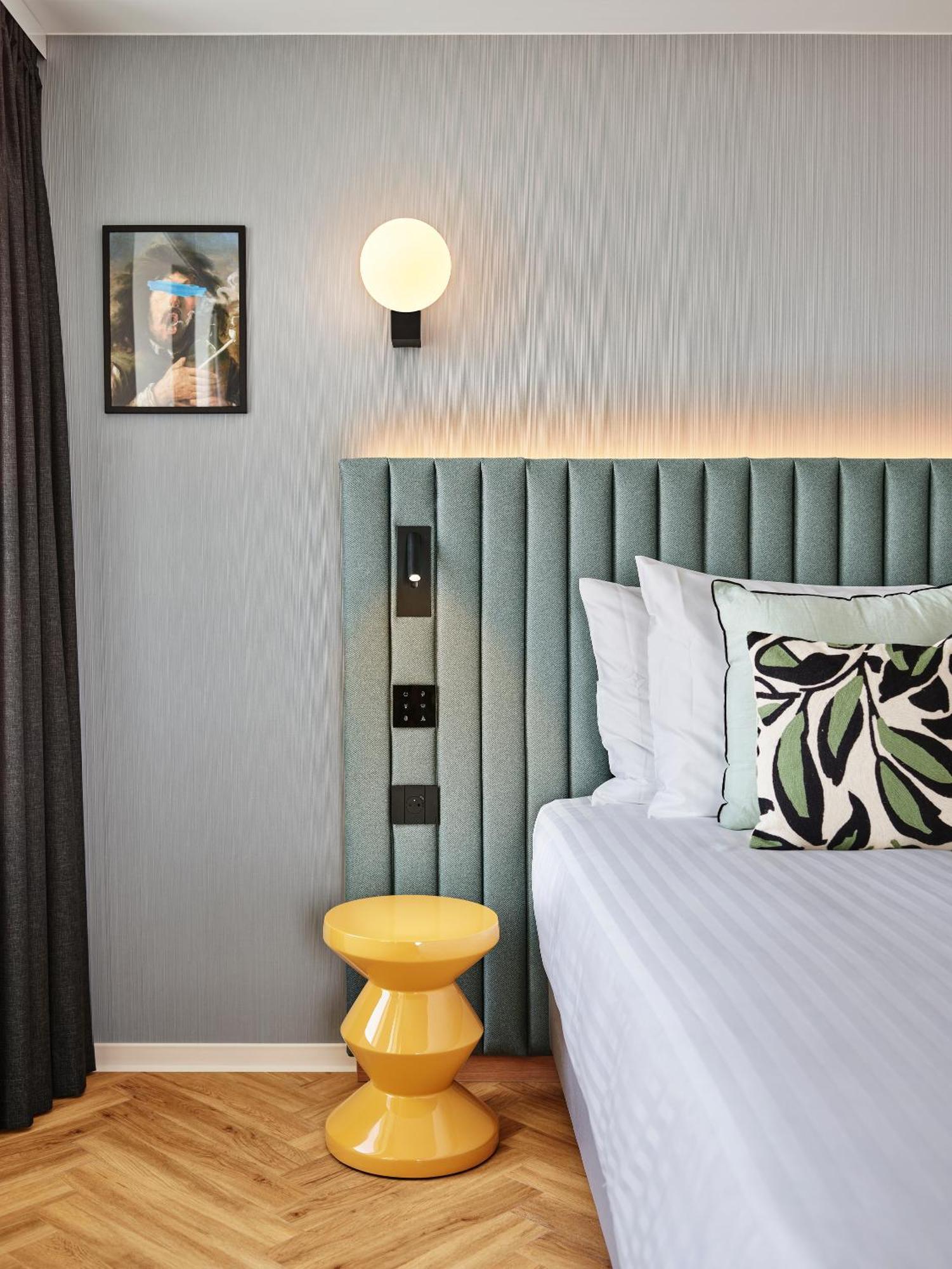 H4 Hotel Wyndham Paris Pleyel Resort Сен Дени Екстериор снимка