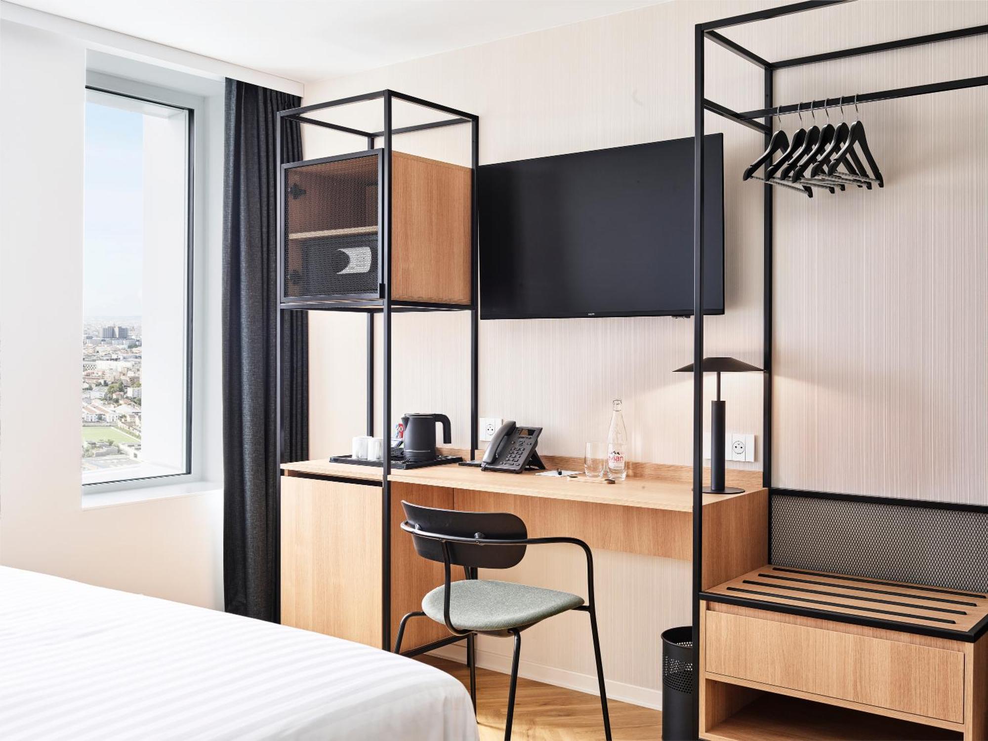 H4 Hotel Wyndham Paris Pleyel Resort Сен Дени Екстериор снимка