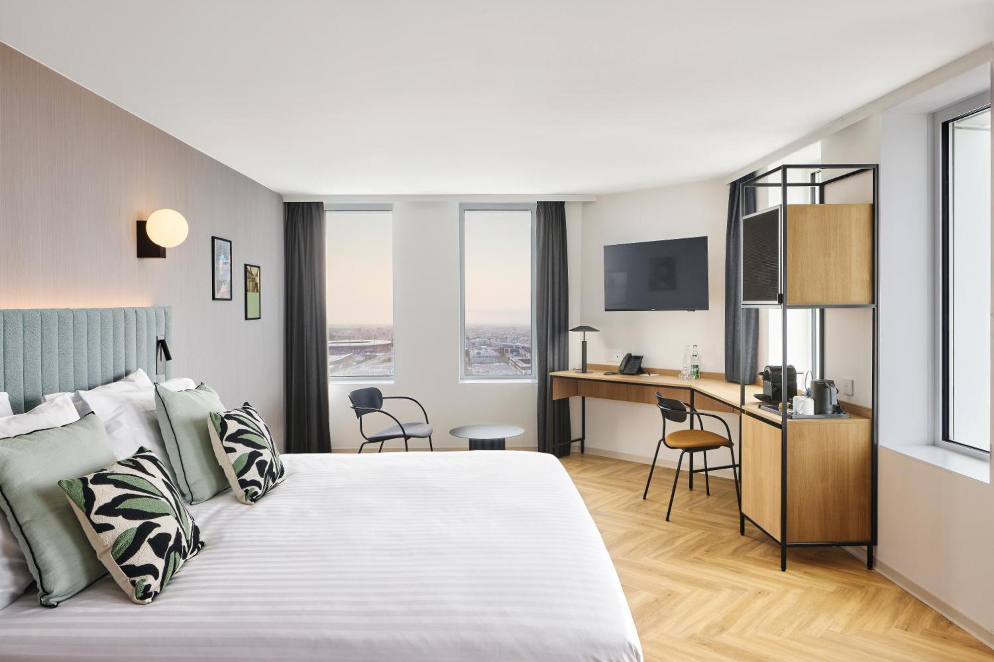 H4 Hotel Wyndham Paris Pleyel Resort Сен Дени Екстериор снимка